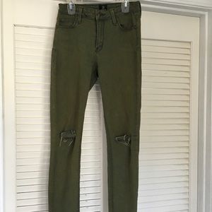 *JUST BLACK* stretch skinny jeans